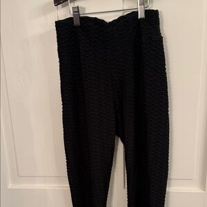 Women’s Black Textured Leggings